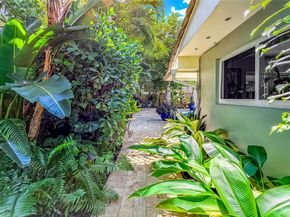 5930 NE 15th Ave, Fort Lauderdale FL 33334