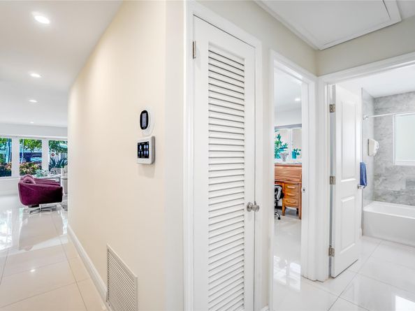 5930 NE 15th Ave, Fort Lauderdale FL 33334