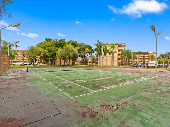 3955 N Nob Hill Rd 307, Sunrise FL 33351