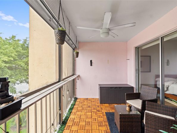 3955 N Nob Hill Rd 307, Sunrise FL 33351
