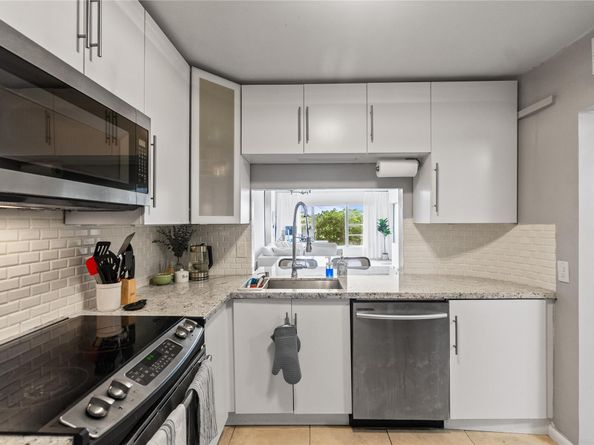 3955 N Nob Hill Rd 307, Sunrise FL 33351