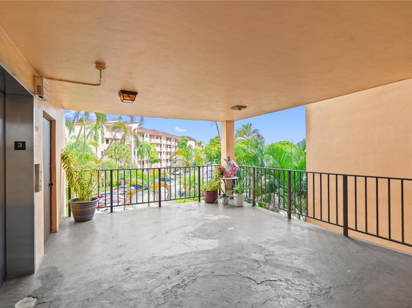 3955 N Nob Hill Rd 307, Sunrise FL 33351