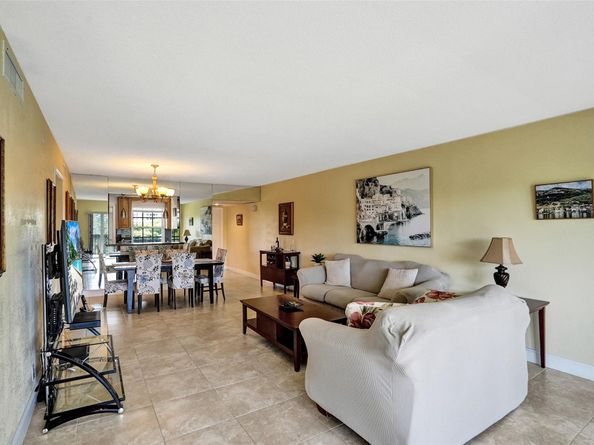 3250 N Palm Aire Dr 607, Pompano Beach FL 33069