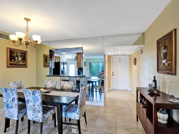 3250 N Palm Aire Dr 607, Pompano Beach FL 33069