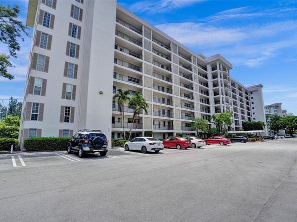 3250 N Palm Aire Dr 607, Pompano Beach FL 33069