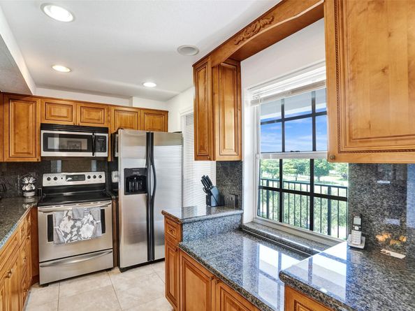 3250 N Palm Aire Dr 607, Pompano Beach FL 33069