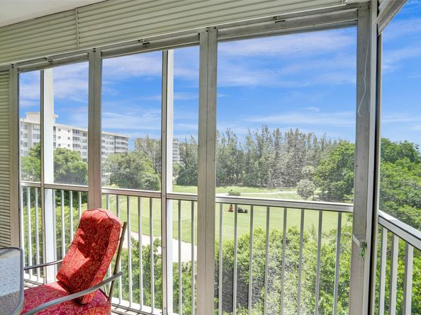 3250 N Palm Aire Dr 607, Pompano Beach FL 33069