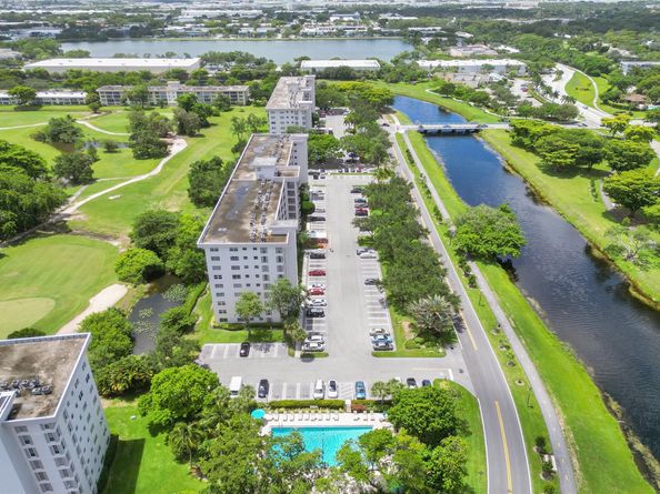 3250 N Palm Aire Dr 607, Pompano Beach FL 33069