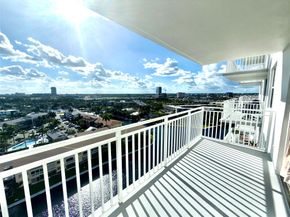 427 Golden Isles Dr 14B, Hallandale Beach FL 33009