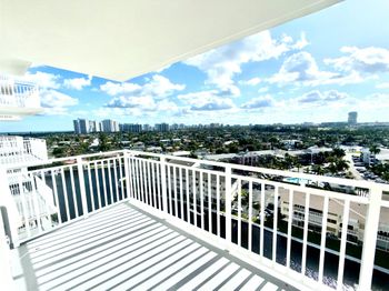 427 Golden Isles Dr