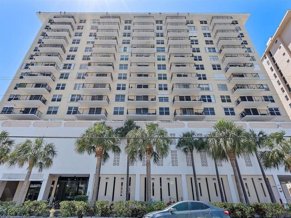427 Golden Isles Dr 14B, Hallandale Beach FL 33009