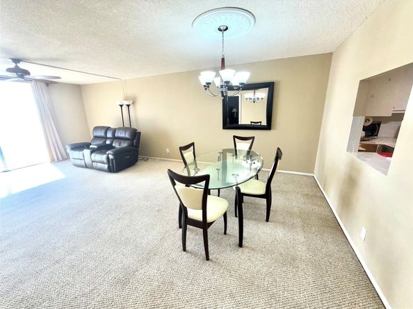 427 Golden Isles Dr 14B, Hallandale Beach FL 33009