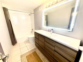427 Golden Isles Dr 14B, Hallandale Beach FL 33009