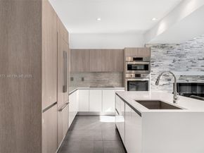 455 NE 39th Street 202, Miami FL 33137