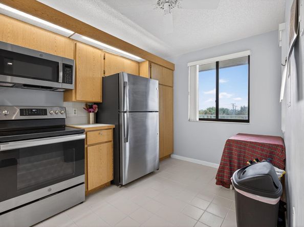 2441 Village Boulevard 405, West Palm Beach FL 33409