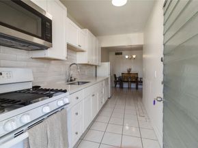 52 NE 204th St 31, Miami FL 33179