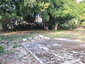 1240 W 33rd Street, Riviera Beach FL 33404