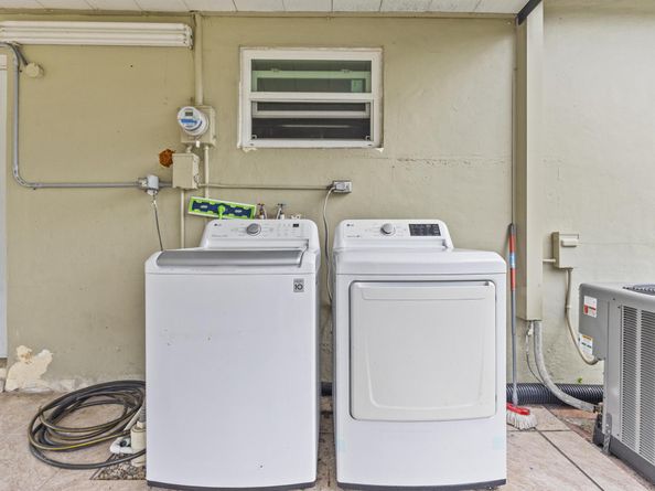 1400 N 70th Avenue, Hollywood FL 33024