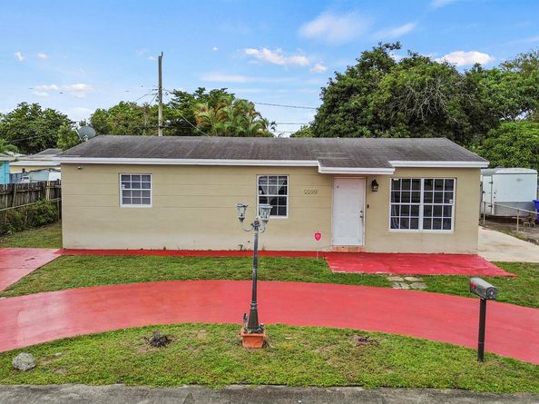 1400 N 70th Avenue, Hollywood FL 33024