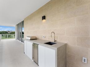 210 SE Mizner Boulevard 301, Boca Raton FL 33432