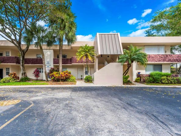 2951 S Palm Aire Dr 202, Pompano Beach FL 33069