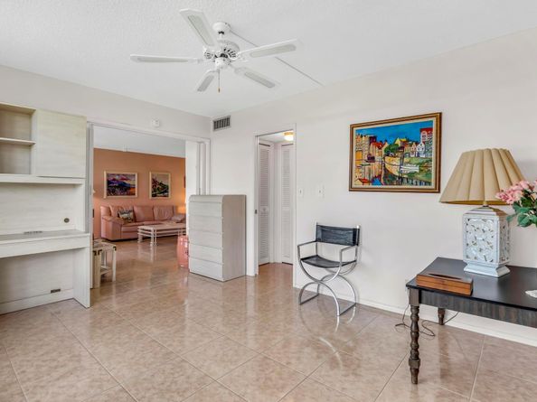 2951 S Palm Aire Dr 202, Pompano Beach FL 33069