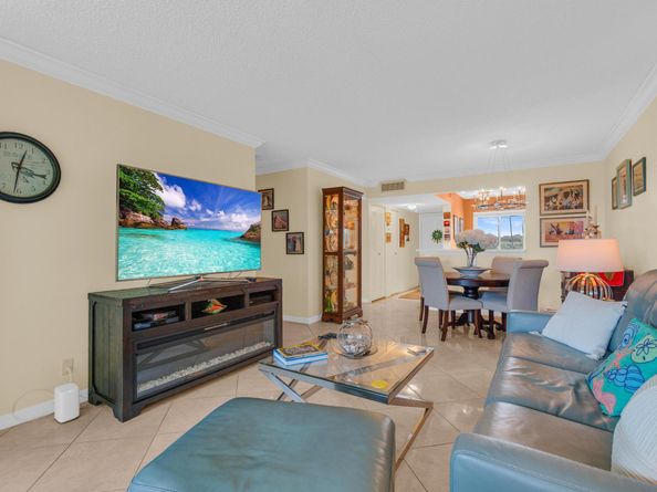 6795 Huntington Lane 306, Delray Beach FL 33446