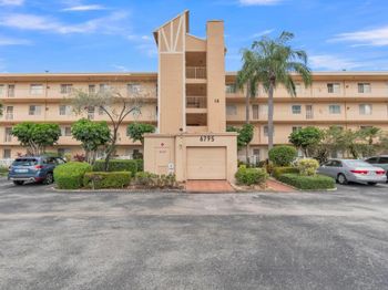 6795 Huntington Lane