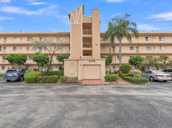 6795 Huntington Lane 306, Delray Beach FL 33446