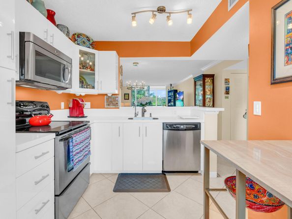 6795 Huntington Lane 306, Delray Beach FL 33446