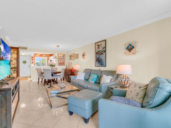 6795 Huntington Lane 306, Delray Beach FL 33446