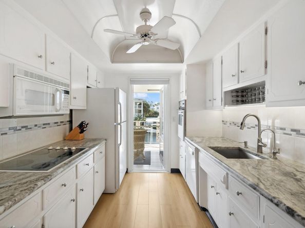 2864 NE 33rd Ct 202, Fort Lauderdale FL 33306