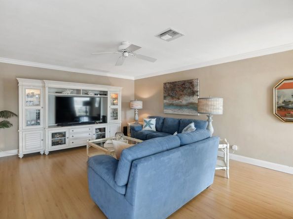 2864 NE 33rd Ct 202, Fort Lauderdale FL 33306