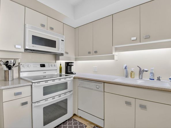 120 S Ocean Boulevard 2B, Delray Beach FL 33483