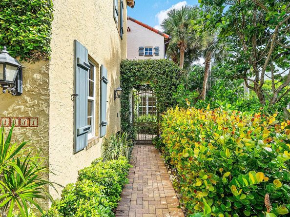 1031 Coralina Lane, Delray Beach FL 33483