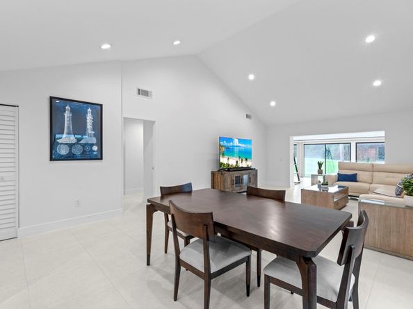 8020 Eastlake Drive # 11a, Boca Raton FL 33433