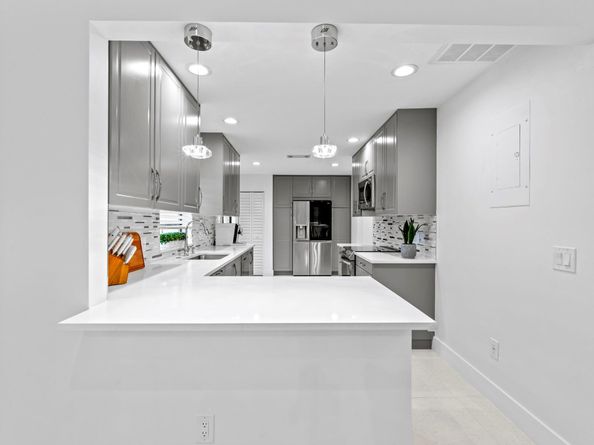 8020 Eastlake Drive # 11a, Boca Raton FL 33433