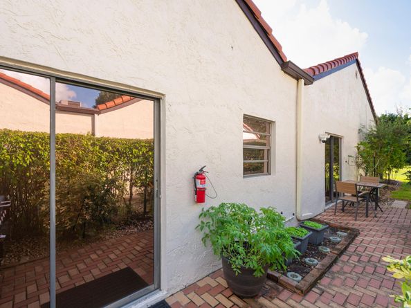 8020 Eastlake Drive # 11a, Boca Raton FL 33433