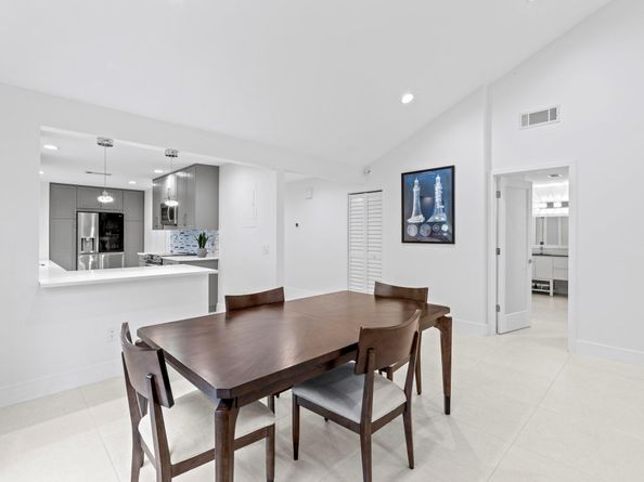 8020 Eastlake Drive # 11a, Boca Raton FL 33433