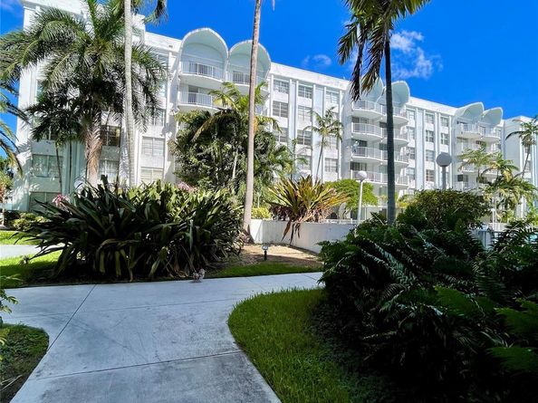 494 NW 165th Street Rd C108, Miami FL 33169