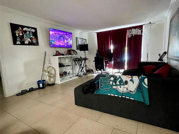 494 NW 165th Street Rd C108, Miami FL 33169