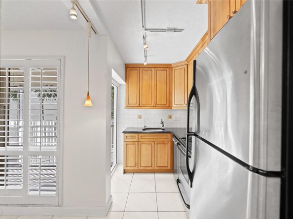 1439 S Ocean Blvd 317, Lauderdale By The Sea FL 33062