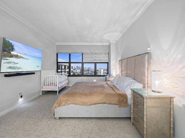 2500 Parkview Dr 2516, Hallandale Beach FL 33009