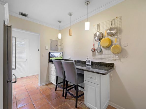 2500 Parkview Dr 2516, Hallandale Beach FL 33009