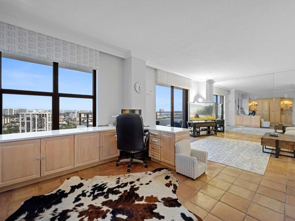 2500 Parkview Dr 2516, Hallandale Beach FL 33009