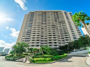 2500 Parkview Dr 2516, Hallandale Beach FL 33009