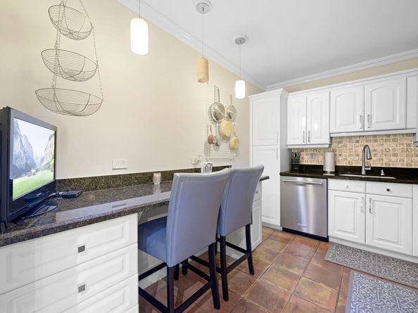 2500 Parkview Dr 2516, Hallandale Beach FL 33009