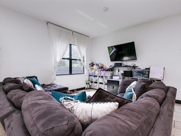 15901 SW 136th Way, Miami FL 33196