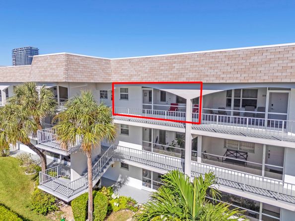 581 Blue Heron Dr 317B, Hallandale Beach FL 33009