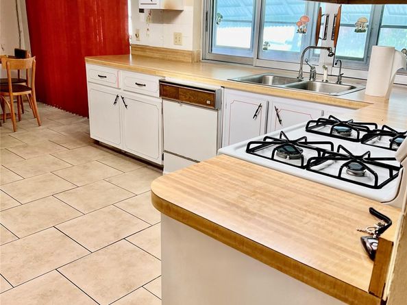 2640 N Pine Island Rd, Sunrise FL 33322